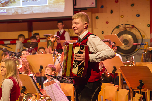 Leo Kainz mit seiner Ziehharmonika